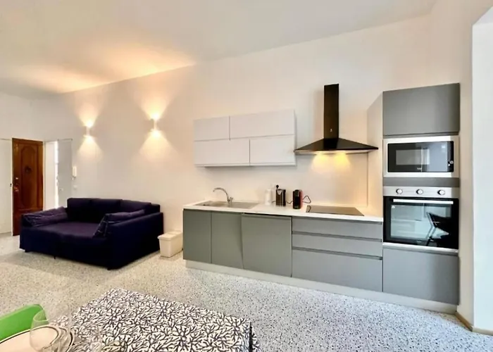 Casa Leonilde Finale Ligure